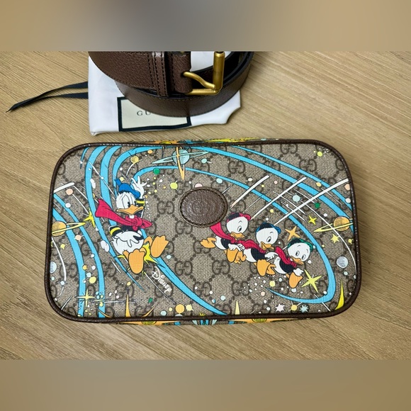 GUCCI Disney X Donald Duck Print Belt Bag - Picture 2 of 11